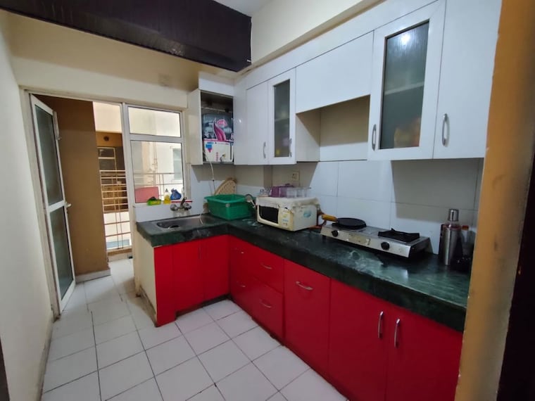 Kitchen, paras-tierea 3.5 Bedroom 1580 Sq.Ft. Apartment In Sector 137 Noida 9996750