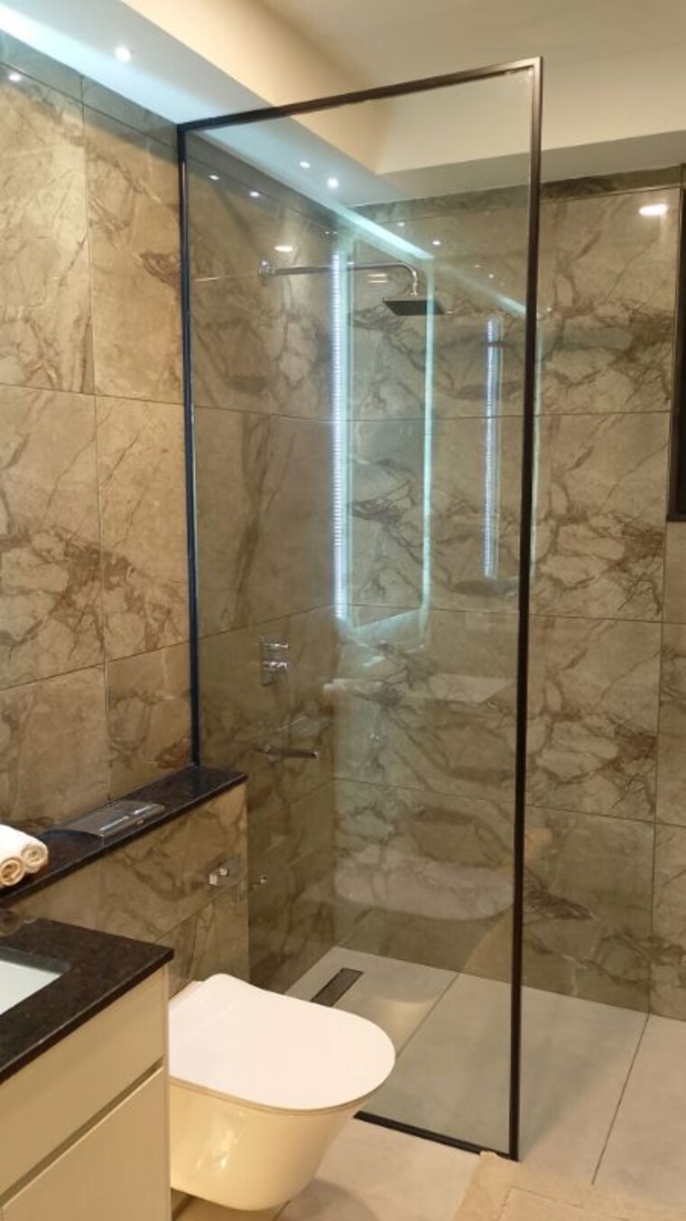 Bathroom, hero-homes-palatial 3 Bedroom 2800 Sq.Ft. Apartment In Sector 104 Gurgaon 9997030