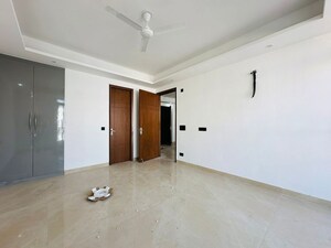 Room in 3 BHK Builder Floor at Saket – for Sale