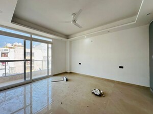 Room in 3 BHK Builder Floor at Saket – for Sale