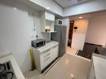 Team Area in 2 BHK Apartment at Pearl Heights, Andheri West – for Sale