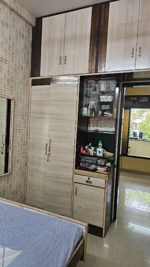 Bedroom in 2 BHK Apartment at Khar West – for Rent