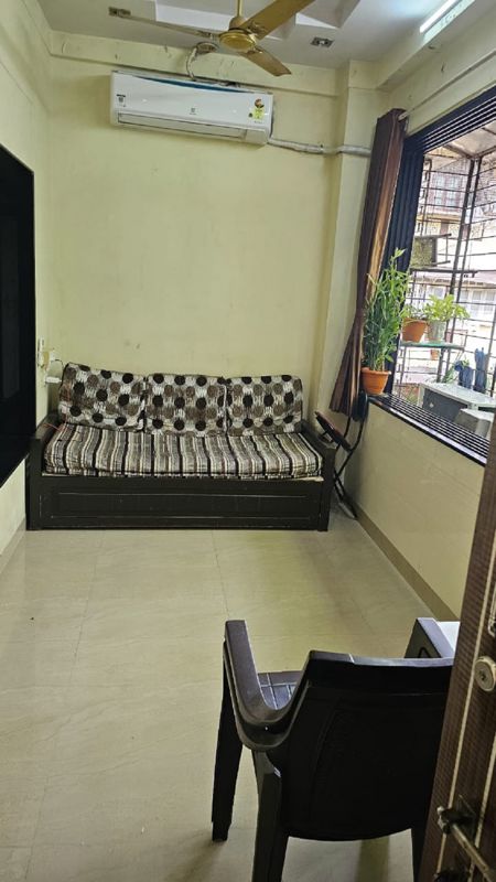 2 BHK + Pooja Room Apartment For Rent in Khar West