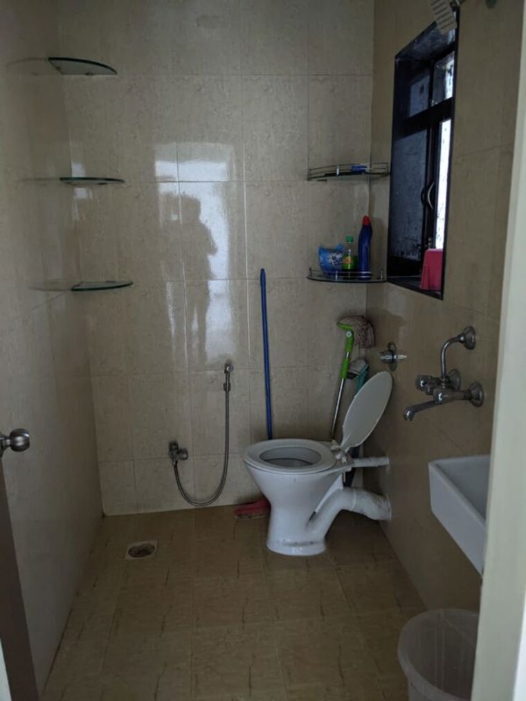 Bathroom, sunny-estate 2 Bedroom 975 Sq.Ft. Apartment In Chembur Mumbai 9996972