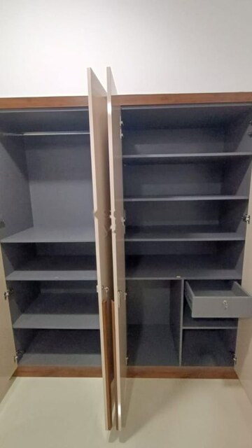 Furnished Amenities in 3 BHK Apartment at Kalpataru Immensa, Kolshet Road – for Rent