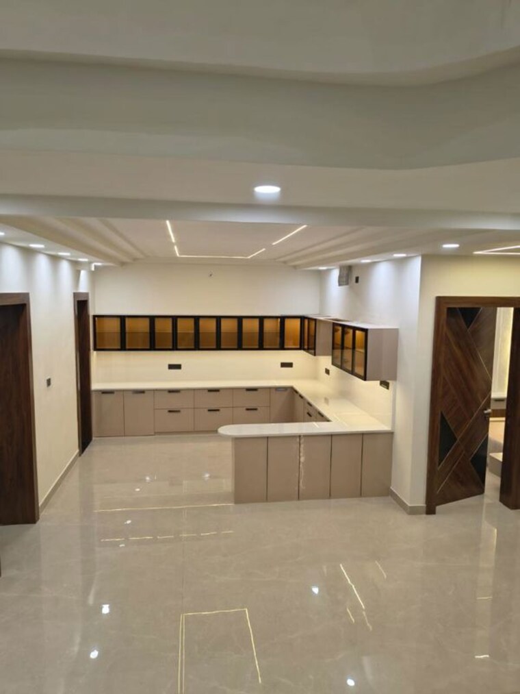 Kitchen, gomti nagar 6 Bedroom 2200 Sq.Ft. Villa In Gomti Nagar Lucknow 9997161