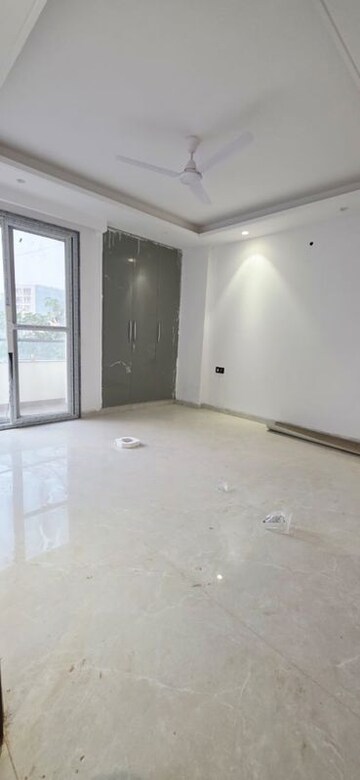 Room in 3 BHK Builder Floor at Saket – for Sale