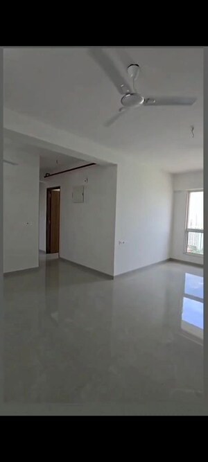 Room in 3 BHK Apartment at Shraddha Suman CHS, Borivali West – for Rent