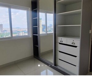 Room in 3 BHK Apartment at Prestige Beverly Hills, Kokapet – for Rent