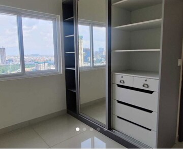 Room in 3 BHK Apartment at Prestige Beverly Hills, Kokapet – for Rent