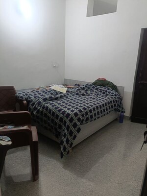 Bedroom in 2 BHK Builder Floor at Sector 52 – for Rent