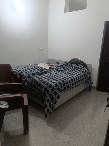 Bedroom in 2 BHK Builder Floor at Sector 52 – for Rent