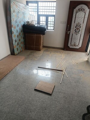 Living Room in 2 BHK Builder Floor at Sector 52 – for Rent