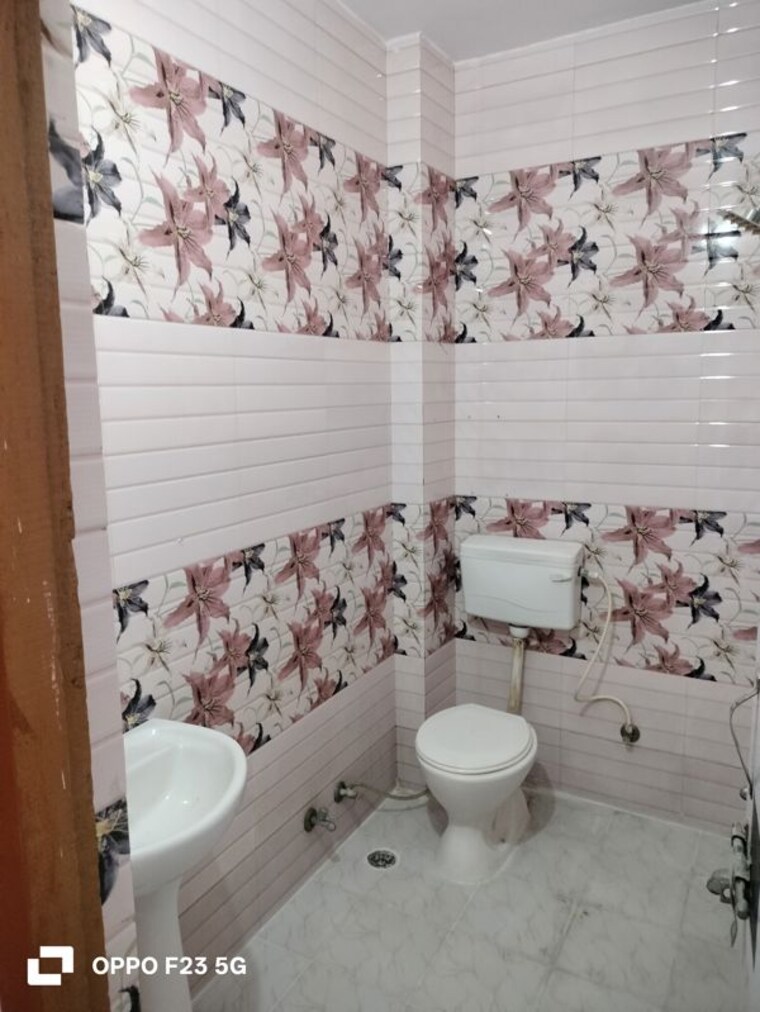 Bathroom, gomti nagar 2 Bedroom 1250 Sq.Ft. Builder Floor In Gomti Nagar Lucknow 9997415