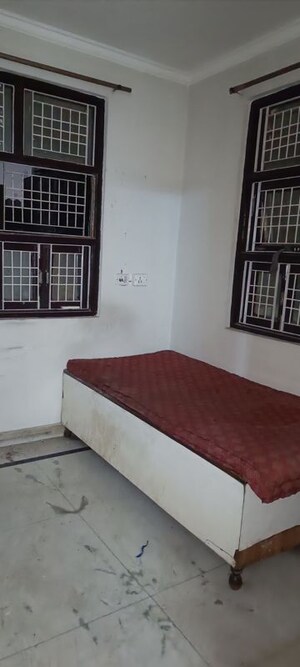 Room in 2 BHK Builder Floor at Rohini Sector 3 – for Rent