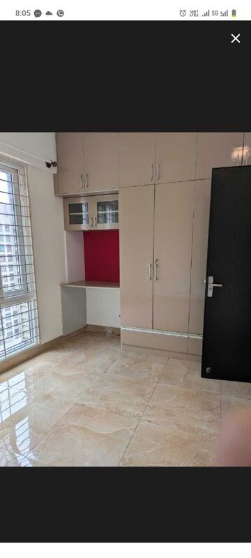 Room in 2 BHK Apartment at Arge Helios, Hennur Road – for Rent