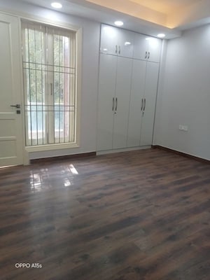 Room in 4 BHK Apartment at Jasola – for Sale