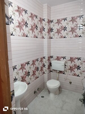 Bathroom in 2 BHK Builder Floor at Gomti Nagar – for Rent