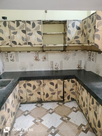 Kitchen in 2 BHK Builder Floor at Gomti Nagar – for Rent