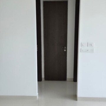 Room in 2 BHK Apartment at Sunteck City Avenue 4, Somani Gram – for Rent