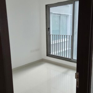 Room in 2 BHK Apartment at Sunteck City Avenue 4, Somani Gram – for Rent