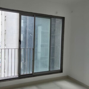 Room in 2 BHK Apartment at Sunteck City Avenue 4, Somani Gram – for Rent