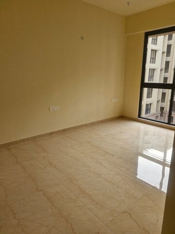 Room in 3 BHK Apartment at Lodha Sterling, Kolshet Road – for Sale