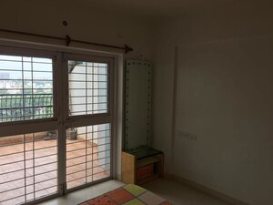 Room in 2 BHK Apartment at Paranjape Schemes Yuthika, Baner – for Rent