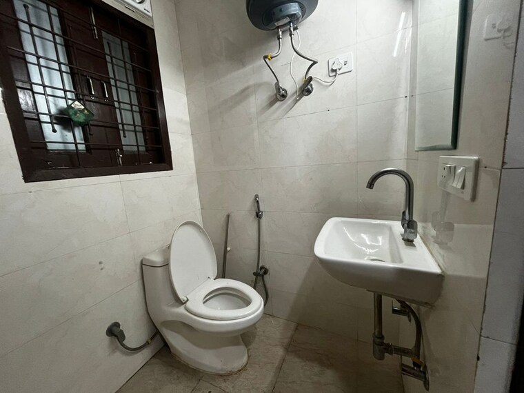Bathroom, saket 2 Bedroom 1000 Sq.Ft. Apartment In Saket Delhi 9994629