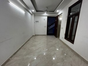 Room in 2 BHK Apartment at Saket – for Rent