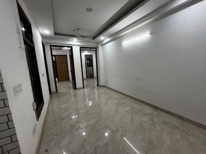 Room in 2 BHK Apartment at Saket – for Rent