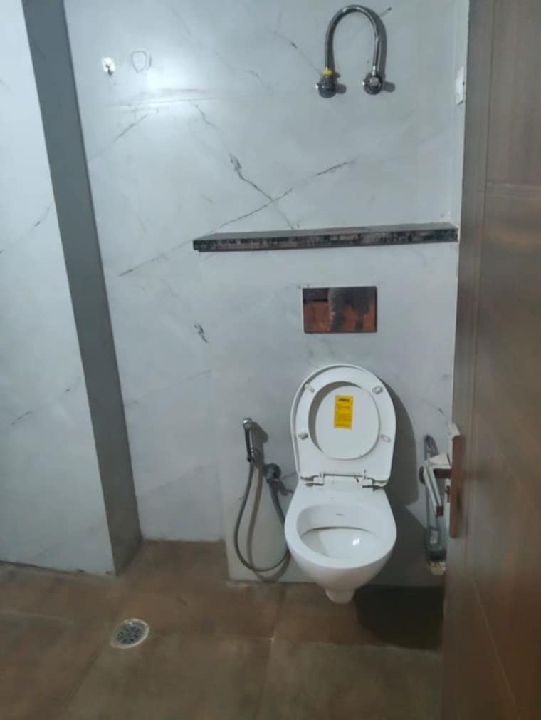 Bathroom, ansal-plaza-sector-23 2 Bedroom 1000 Sq.Ft. Builder Floor In Sector 23 Gurgaon 9997983