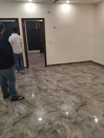 Parking in 2 BHK Builder Floor at Ansal Plaza Sector-23, Sector 23 – for Rent