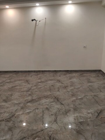 Room in 2 BHK Builder Floor at Ansal Plaza Sector-23, Sector 23 – for Rent