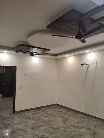 Room in 2 BHK Builder Floor at Ansal Plaza Sector-23, Sector 23 – for Rent