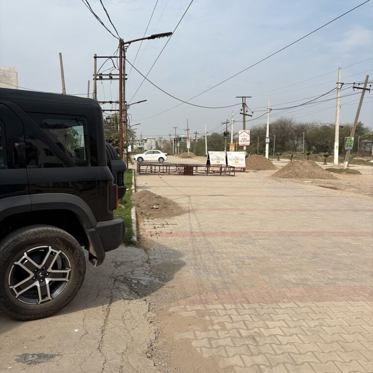  Parking, dera bassi  100 Sq.Yd. Plot In Dera Bassi Mohali 9997995