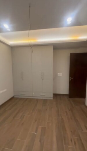 Room in 3 BHK Apartment at Ansal API Esencia, Sector 67 – for Rent