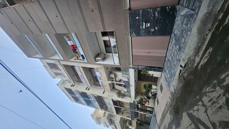 undefined, vivek vihar phase 1 3 Bedroom 1125 Sq.Ft. Builder Floor In Vivek Vihar Phase 1 Delhi 9998075