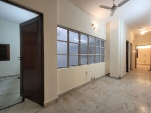 Room in 3 BHK Builder Floor at Sheikh Sarai – for Rent
