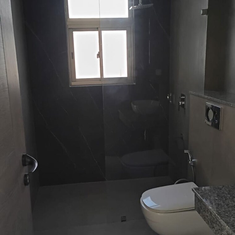Bathroom, shalimar-one-world-belvedere-court-3 3.5 Bedroom 2155 Sq.Ft. Apartment In Malesemau Lucknow 9998082