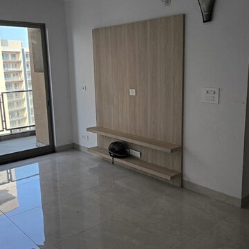 Room in 3.5 BHK Apartment at Shalimar One World Belvedere Court 3, Malesemau – for Rent