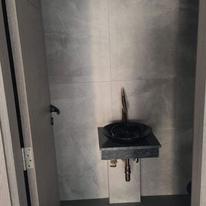 Bathroom in 3.5 BHK Apartment at Shalimar One World Belvedere Court 3, Malesemau – for Rent