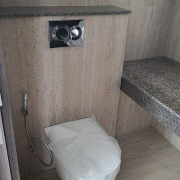 Bathroom in 3.5 BHK Apartment at Shalimar One World Belvedere Court 3, Malesemau – for Rent