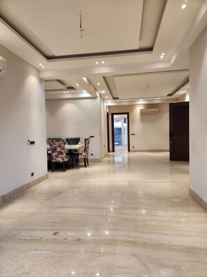 Room in 4 BHK Builder Floor at Sector 1 – for Rent