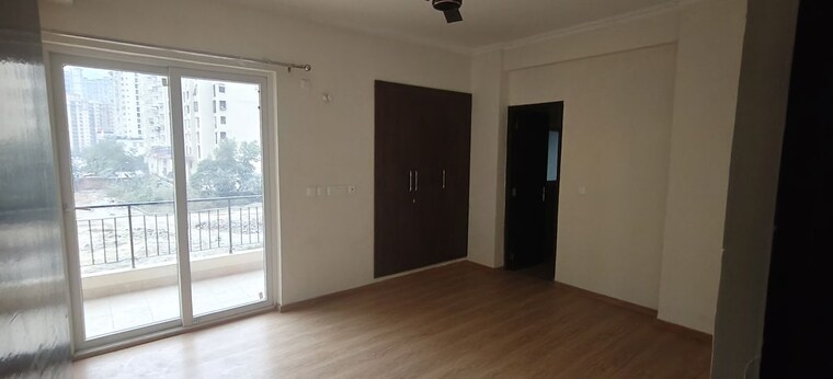 Room, amrapali-crystal-homes 3 Bedroom 1700 Sq.Ft. Apartment In Sector 76 Noida 9998279