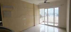 Room in 3 BHK Apartment at Amrapali Crystal Homes, Sector 76 – for Rent