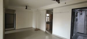 Room in 3 BHK Apartment at Amrapali Crystal Homes, Sector 76 – for Rent