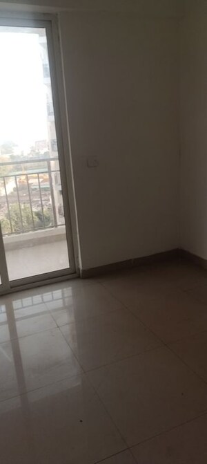 Room in 3.5 BHK Apartment at Imperia Esfera, Sector 37c – for Sale