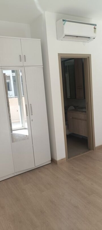 Room in 3.5 BHK Apartment at Imperia Esfera, Sector 37c – for Sale