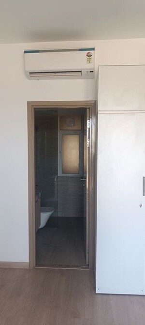 Room in 3.5 BHK Apartment at Imperia Esfera, Sector 37c – for Sale